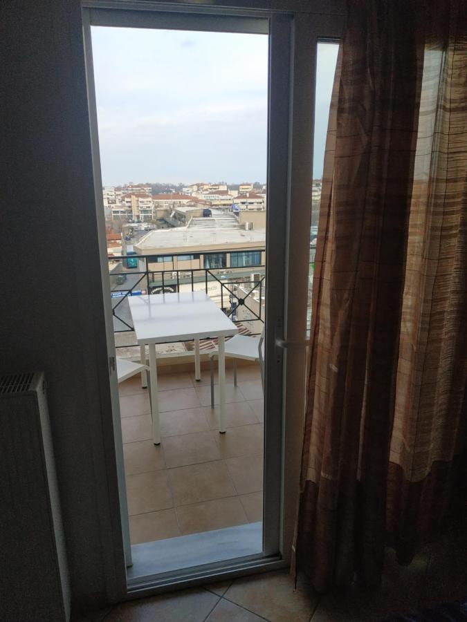 G M 6 Rooms Kentro In The Heart Of The City Lárissa Exterior foto
